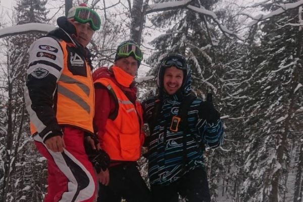 В горах Закарпатья спасатели отыскали четырех туристов, заблудившихся в условиях плохой видимости