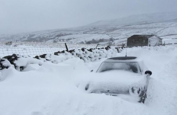 На юге Шотландии из снежных заносов за одну ночь спасены 12 человек