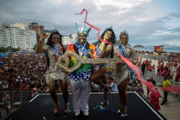 Сильные дожди могут «подмочить» крупнейший в мире карнавал в Бразилии