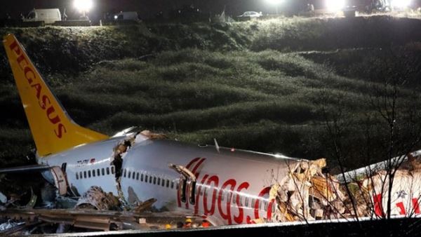 Погодные условия могли стать причиной неудачной посадки самолета в аэропорту Стамбула