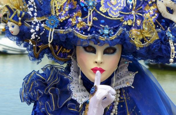 <br />
Карнавал в Венеции в этом году принесет организаторам убытки<br />
